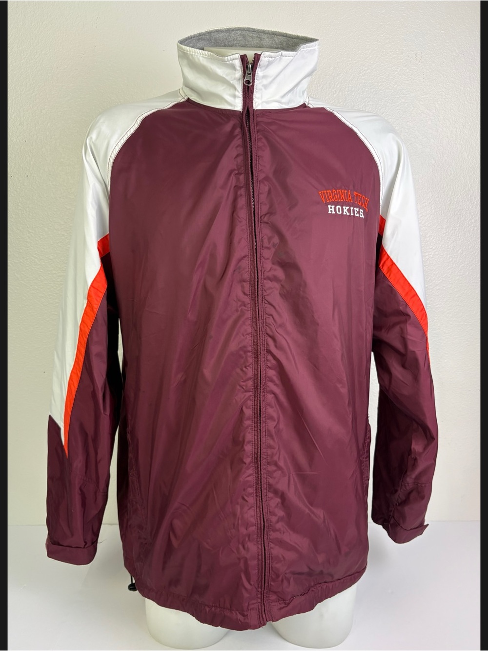 Vintage Virginia Tech Hokies Red Oak Jacket
Men's L VT Windbreaker 90s Y2K